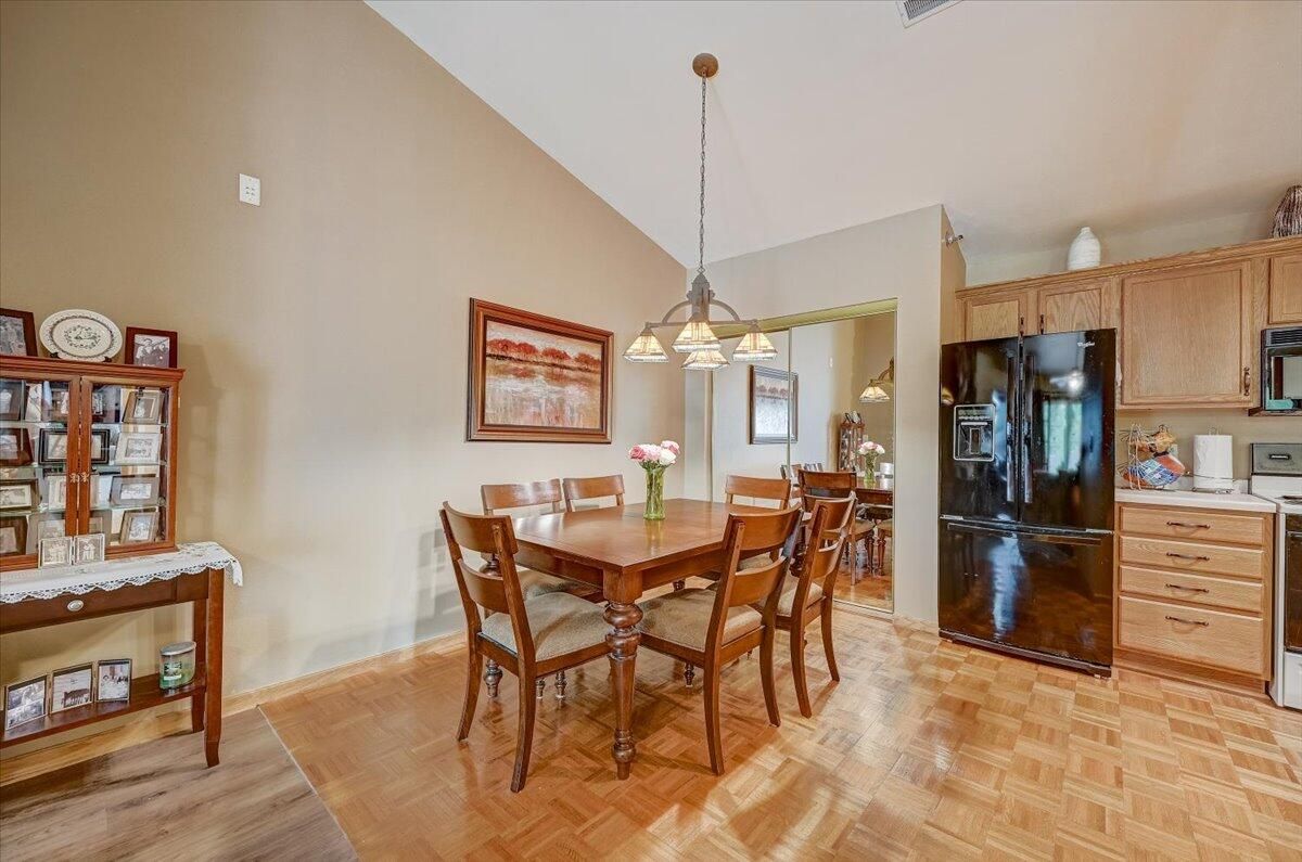 Coming Soon - 9213 S Aspen Dr #8 Dining Area